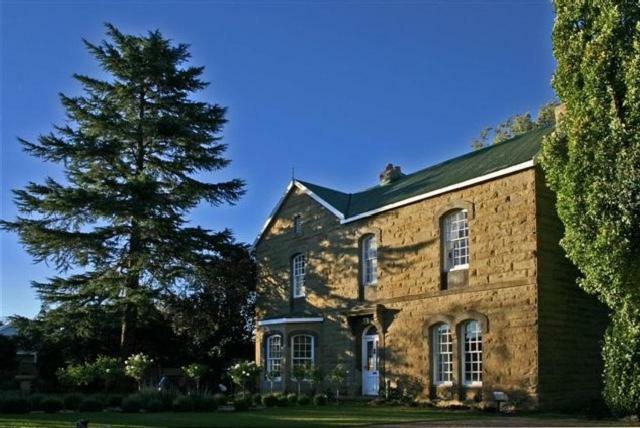 Rose Garden Manor House Apartment Harrismith ภายนอก รูปภาพ